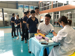 以人为本 关爱员工 一年一度健康体检活动走进英国365集团生产车间