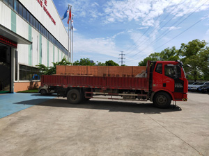 发货现场,2台镭鹰S90风干型自动洗车机发往青海省西宁市中国石化加油站