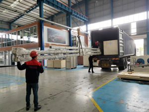 发货现场,3台镭豹360炫彩型洗护一体机发往中国宝岛台湾