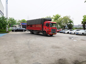 发货现场,镭豹360洗车机发往江苏省宿迁市闽联汽车维修服务公司