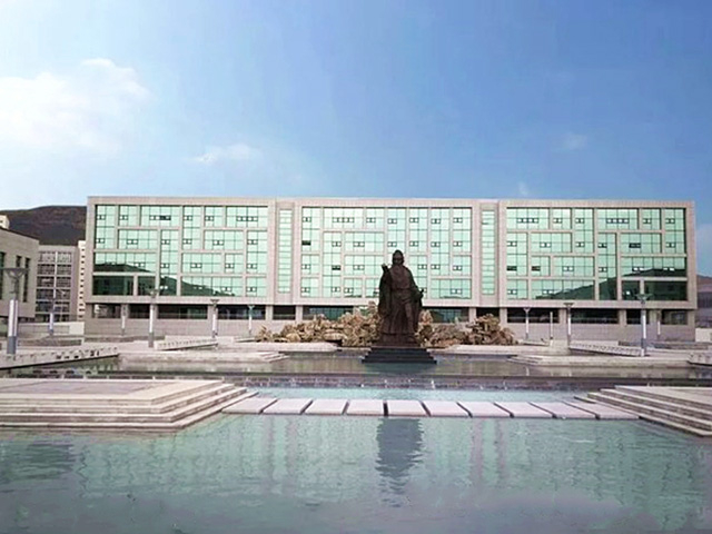 热卖不断疯狂不止,陕西省榆林市府谷县职业技术学校订购一台镭鹰X1电脑洗车机