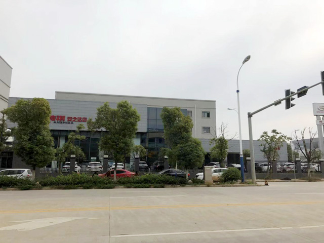 卓越品质创佳绩,江西省赣州市广汽传祺4S店订购一台镭鹰S90风干型洗车机
