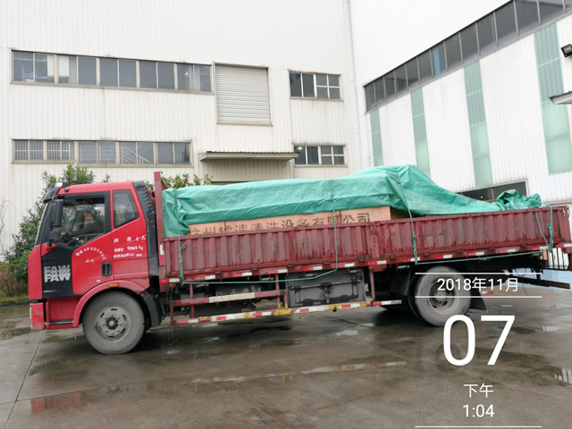发货现场:镭豹360炫彩型洗车机发往北京市