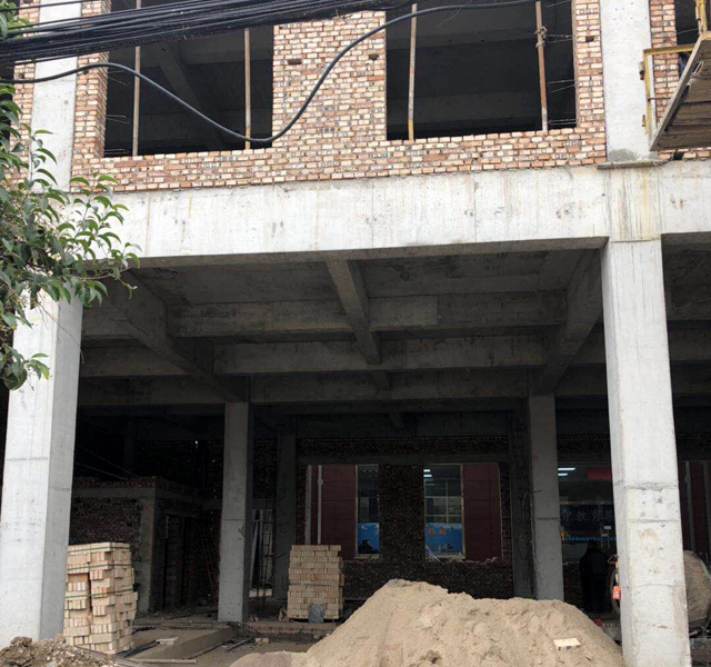 百万豪礼感恩钜惠,陕西省渭南市党总订购一台镭豹360炫彩型电脑洗车机