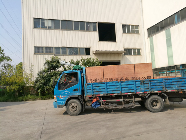 发货现场:镭豹350发往贵州省铜仁市松桃县利民加油站
