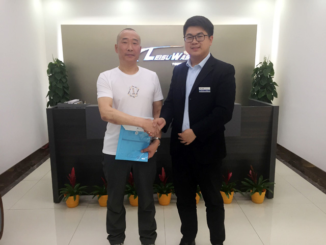 英国365集团品质值得信赖,黑龙江哈尔滨市张总付全款订购两台镭鹰S90风干型洗护一体机