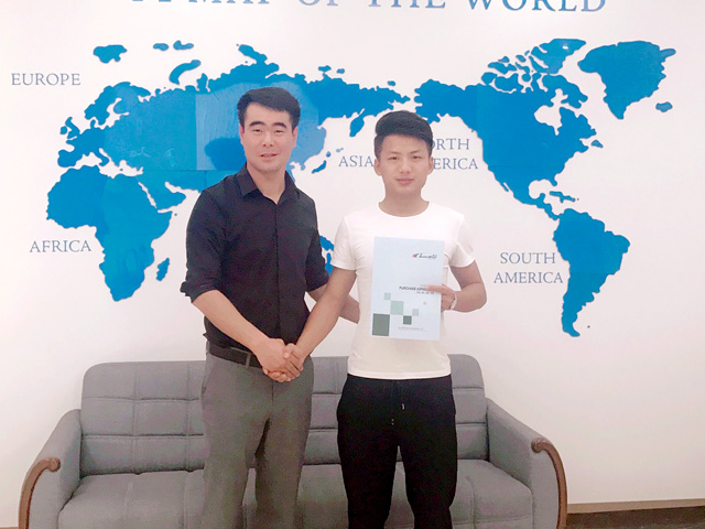 英国365集团品质经久耐用,江西省景德镇市“古城汽车服务中心”订购一台镭豹360极速型洗护一体机