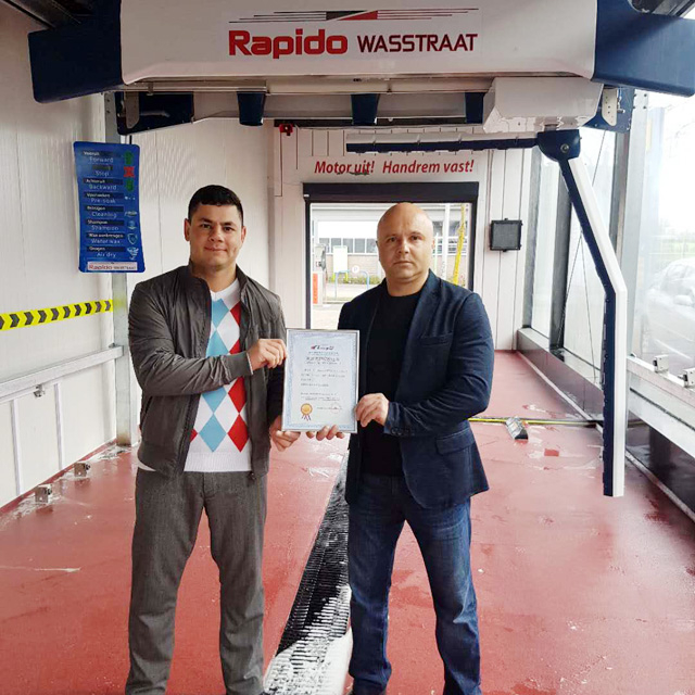 杭州英国365集团正式授权荷兰Rapido EXPRESS B.V.公司为镭豹洗车机在荷兰的独家总代理商