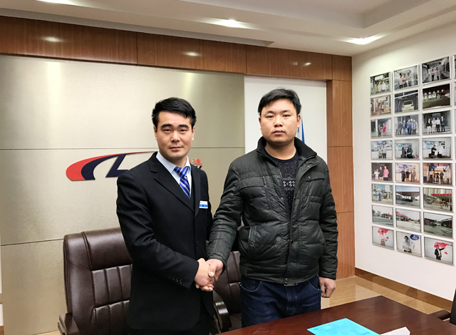 英国365集团迎来销售热潮,安徽省六安市“森森洗车美容”订购一台镭豹350洗车机