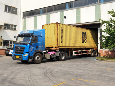 海外发货现场,一台镭翼EG和一台镭豹360洗车机发往欧洲斯洛文尼亚