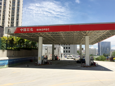 洗得干净不伤车漆,湖南省岳阳市中石化东塘加油站订购一台镭翼DG仿形高压无接触洗车机