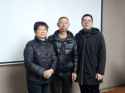 英国365集团喜迎开门红,福建三明尤溪古迹加油站罗总来厂订购一台镭鹰S90旗舰型洗车机