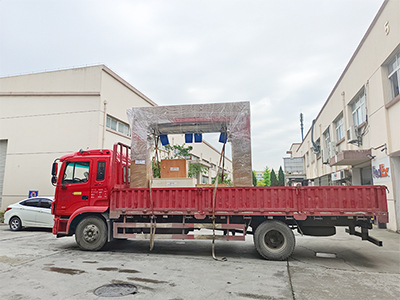 发货现场,镭翼DG仿形高压无接触洗车机发往河南省安阳市