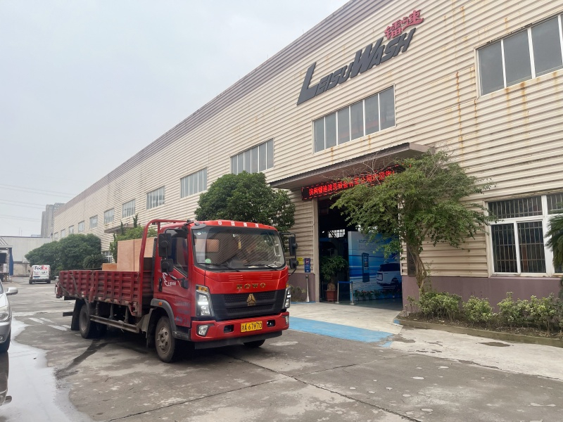 LEISUWASH S90 智能无接触洗车机整装发车,奔赴山东潍坊诸城新兴油城加油站