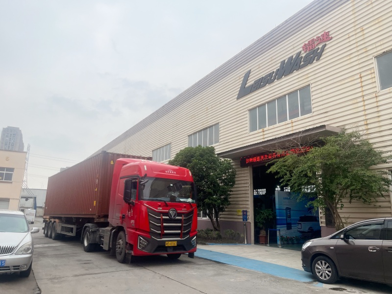 深耕越南市场|两台 LEISUWASH S90 全自动洗车机整装发货越南
