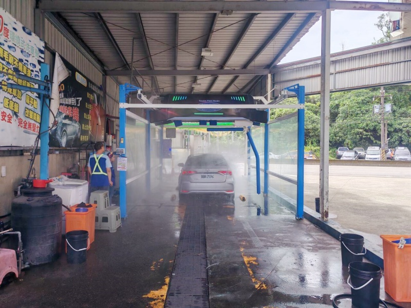深耕宝岛市场 | LEISUWASH 360 全自动洗车机中国台湾省新北站点顺利投用