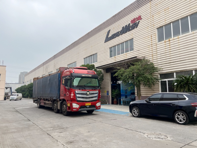 丝路通南亚|两台 LEISUWASH S90 全自动无接触洗车机整装发往巴基斯坦